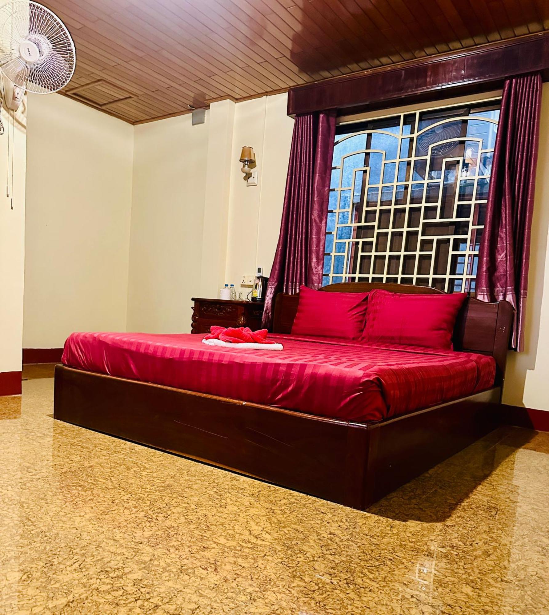 Savet Hostel Stoeng Treng 外观 照片